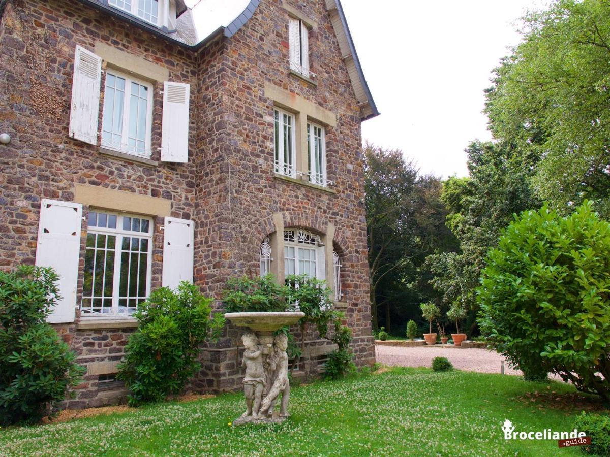 La Maison Rouge Montauban-de-Bretagne Extérieur photo