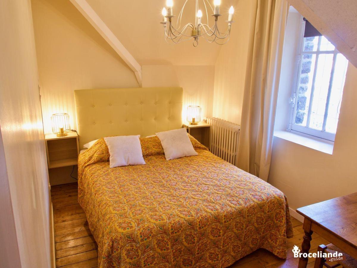 La Maison Rouge Montauban-de-Bretagne Extérieur photo