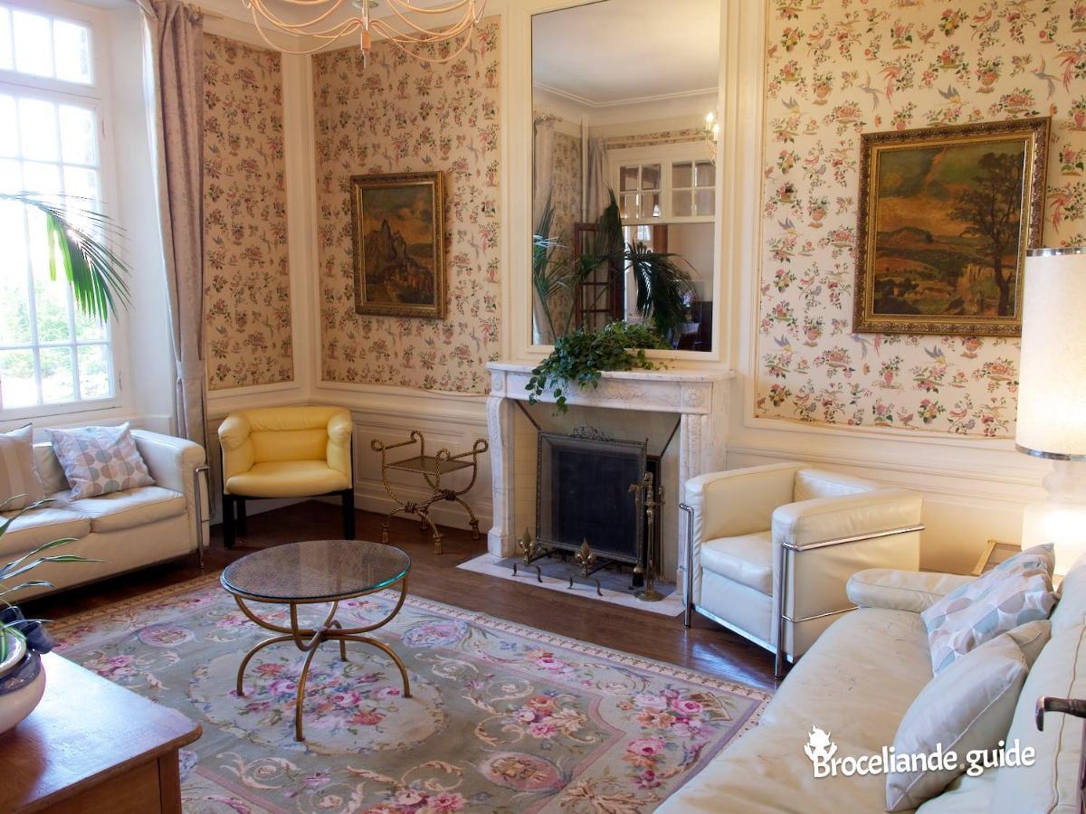 La Maison Rouge Montauban-de-Bretagne Extérieur photo