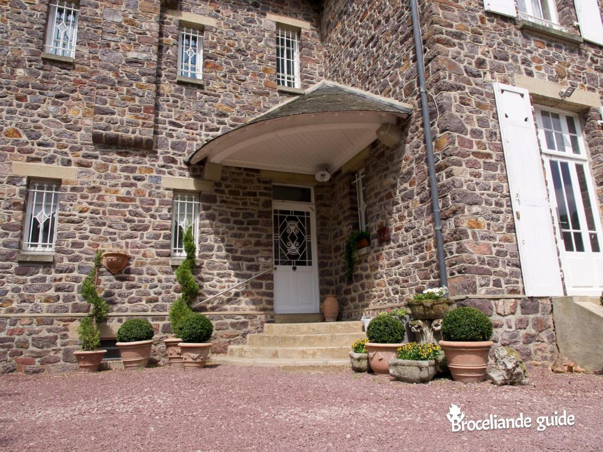 La Maison Rouge Montauban-de-Bretagne Extérieur photo
