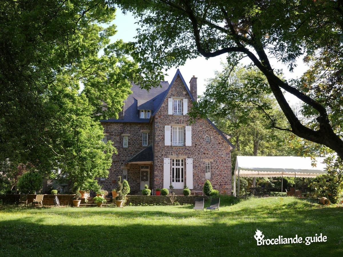 La Maison Rouge Montauban-de-Bretagne Extérieur photo